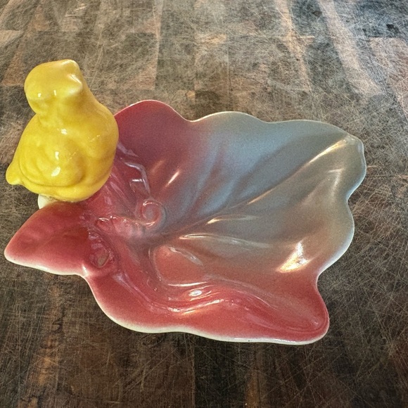 ROYAL COPLEY YELLOW BIRD ON LEAF CANDY OR TRINKET DISH - Picture 1 of 9